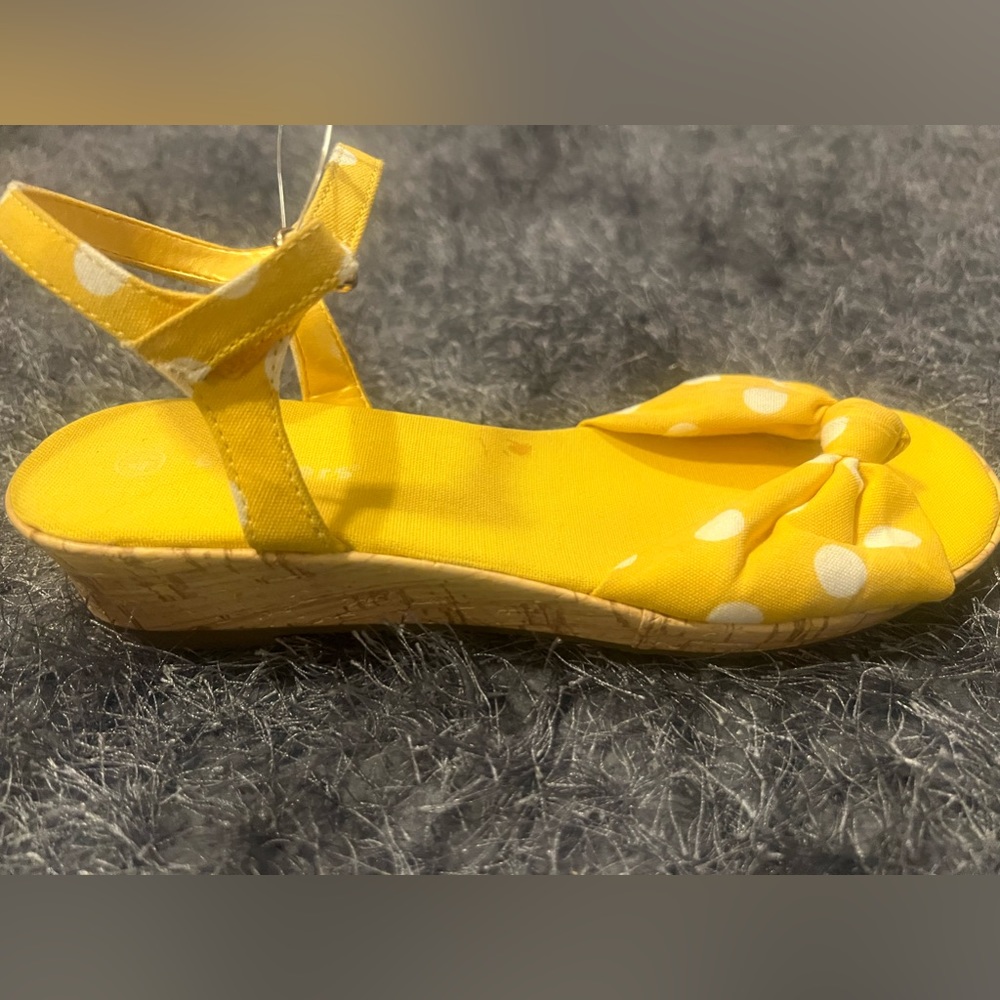 Y2k Yellow & White Polka Dot Wedge Sandals! - Picture 6 of 16